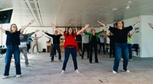 35 cadres dirigeants du Parlement Européen en team building danse à Bruxelles